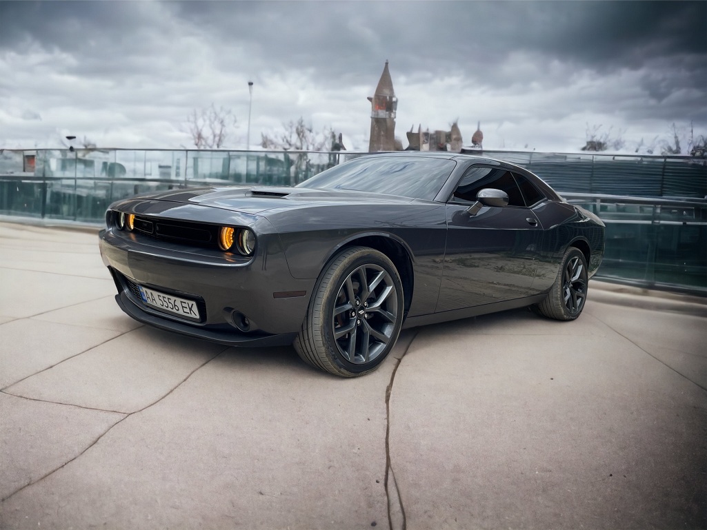 Арендовать спорткар Dodge Challenger GT