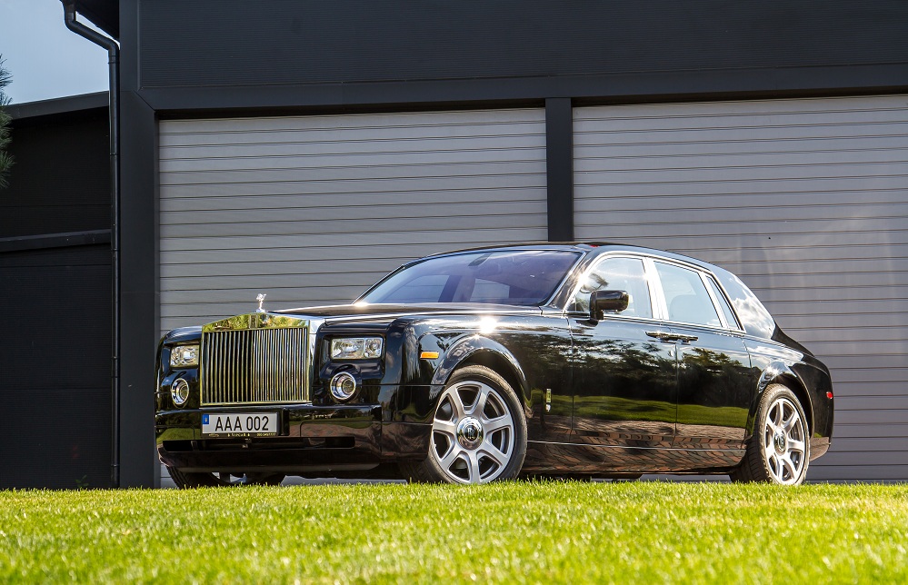 Арендовать седан Rolls Royce Phantom (1)