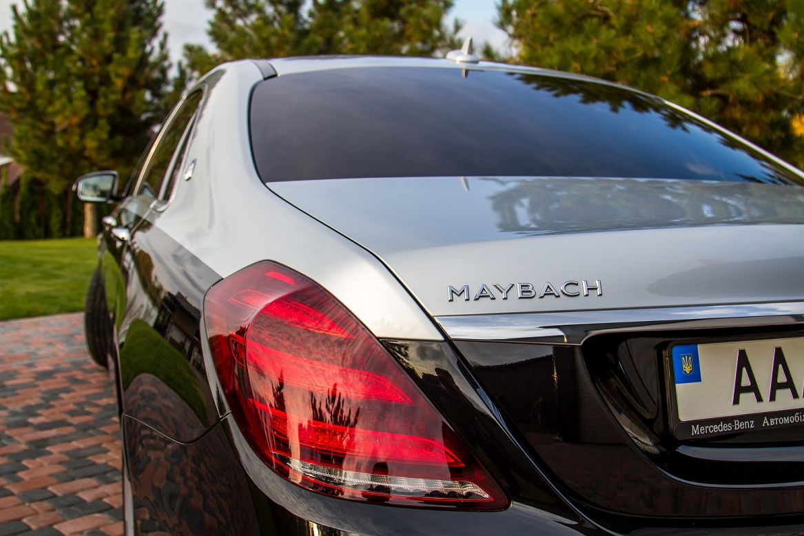 Арендовать седан Mercedes Maybach (4)