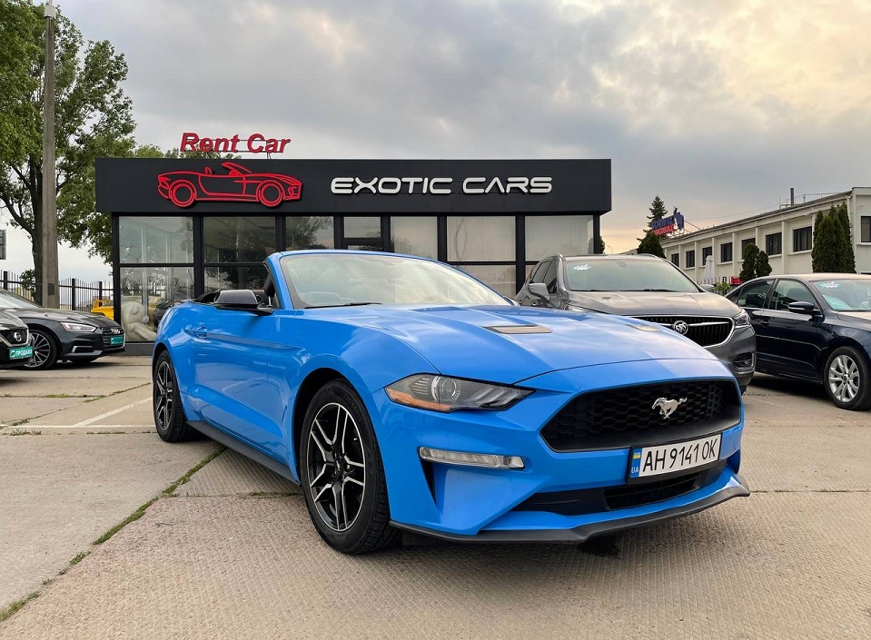 Rent cabriolet Ford Mustang Convertible (2)