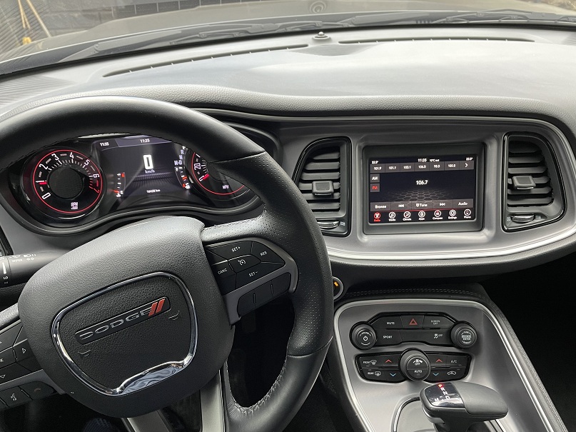 Арендовать спорткар Dodge Challenger GT